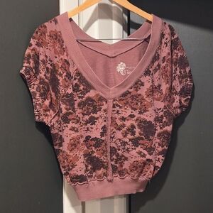 Anthropologie Pilcro purpe v neck floral short puff sleeve sweatshirt